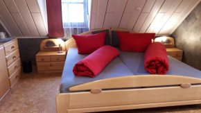 Privatzimmer mit Gemeinschaftsbad - Zur Fliegerbank in der Rhön